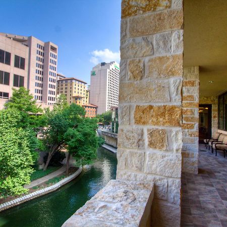 Embassy Suites San Antonio Riverwalk-Downtown Exterior photo