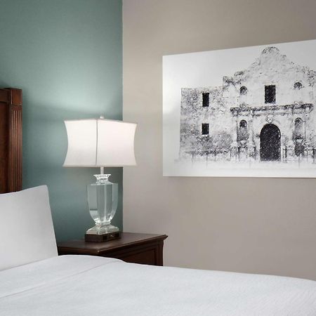 Embassy Suites San Antonio Riverwalk-Downtown Exterior photo