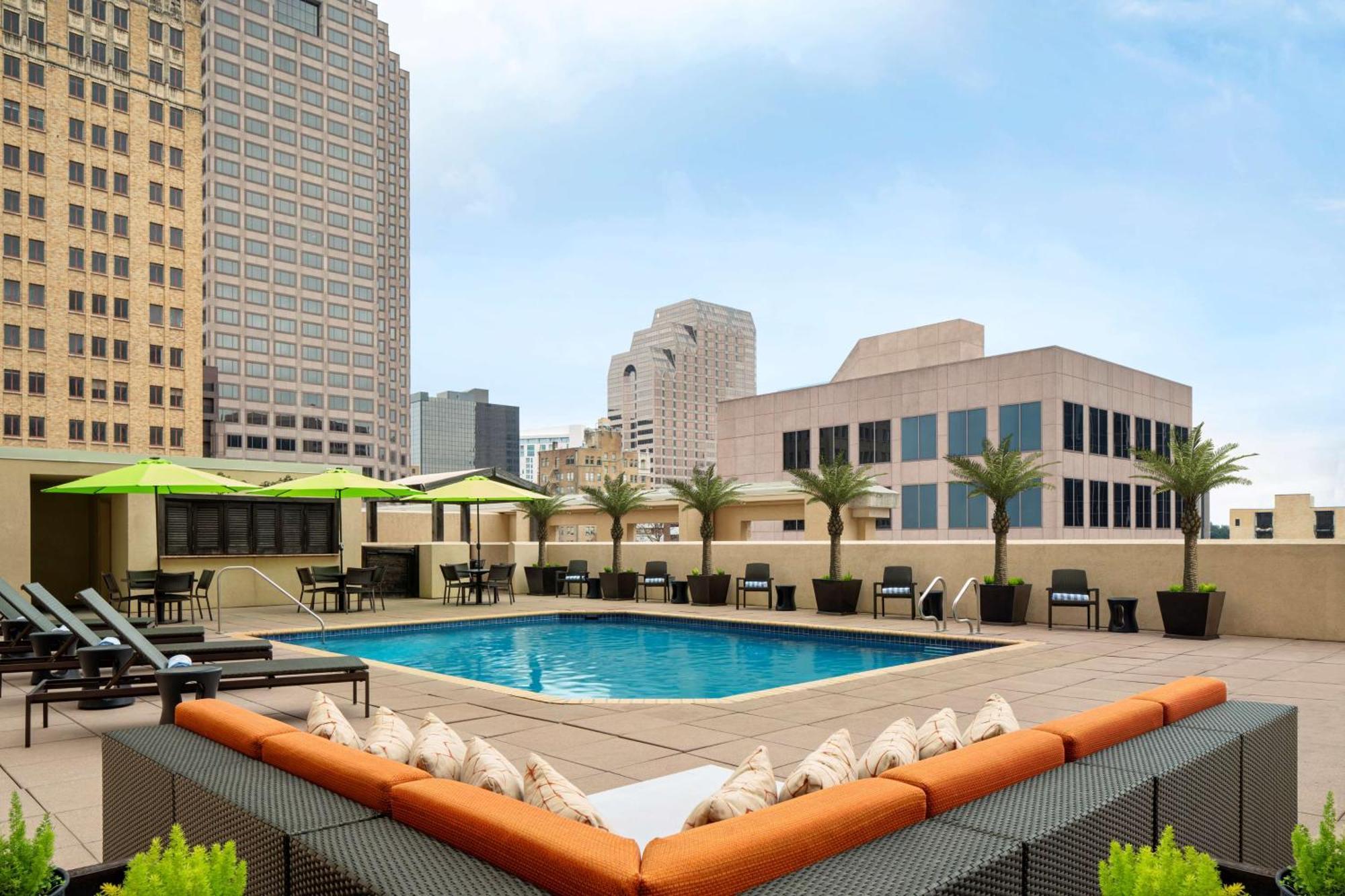 Embassy Suites San Antonio Riverwalk-Downtown Exterior photo