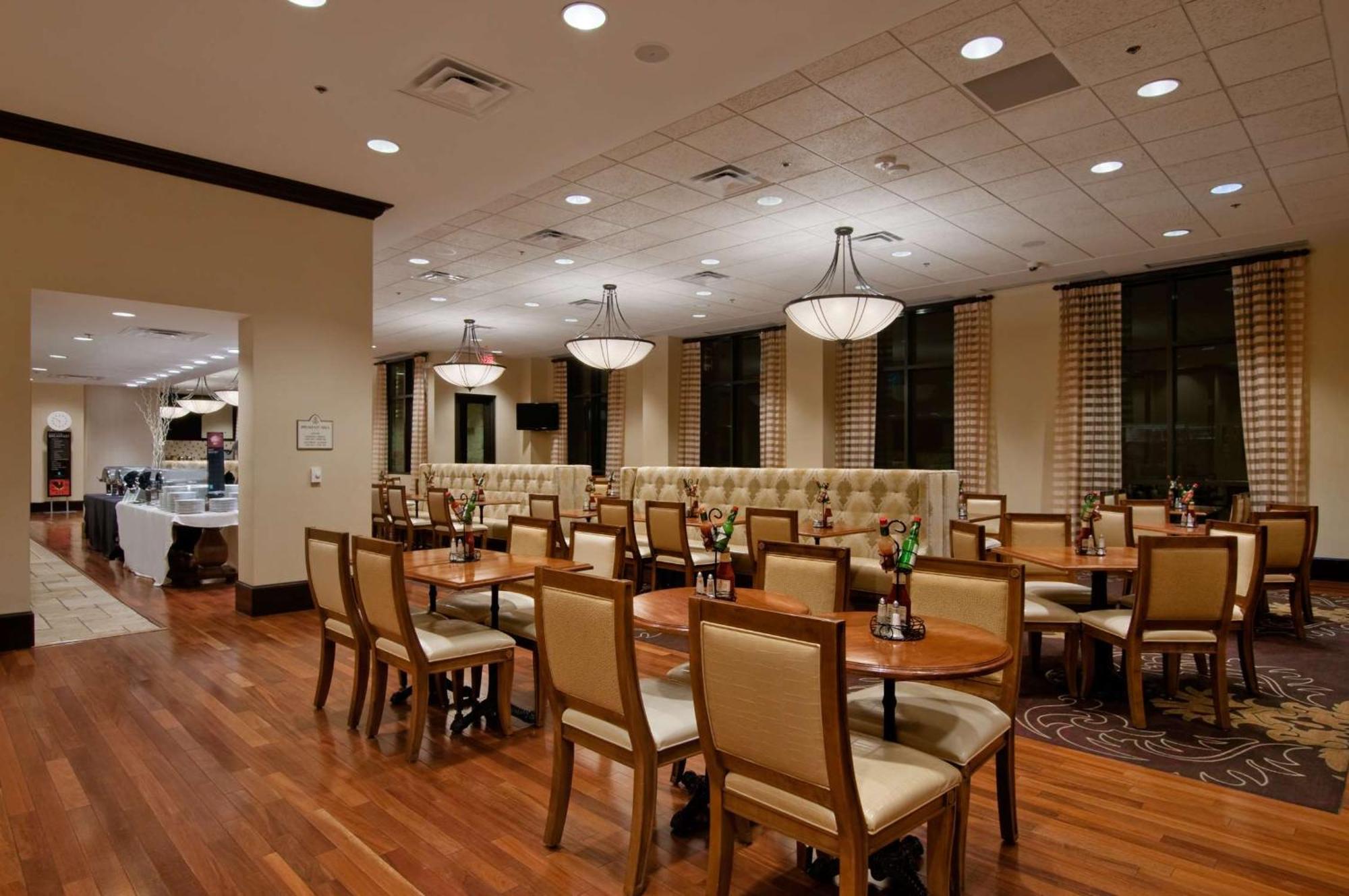 Embassy Suites San Antonio Riverwalk-Downtown Exterior photo