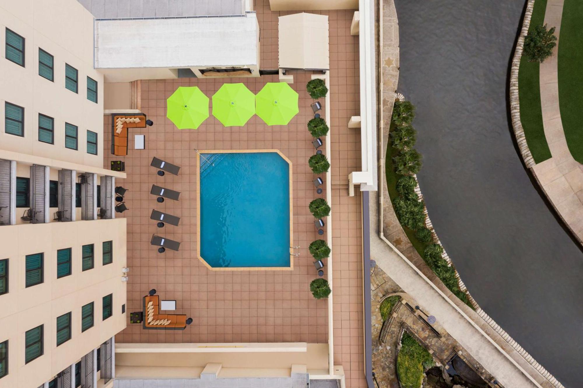 Embassy Suites San Antonio Riverwalk-Downtown Exterior photo