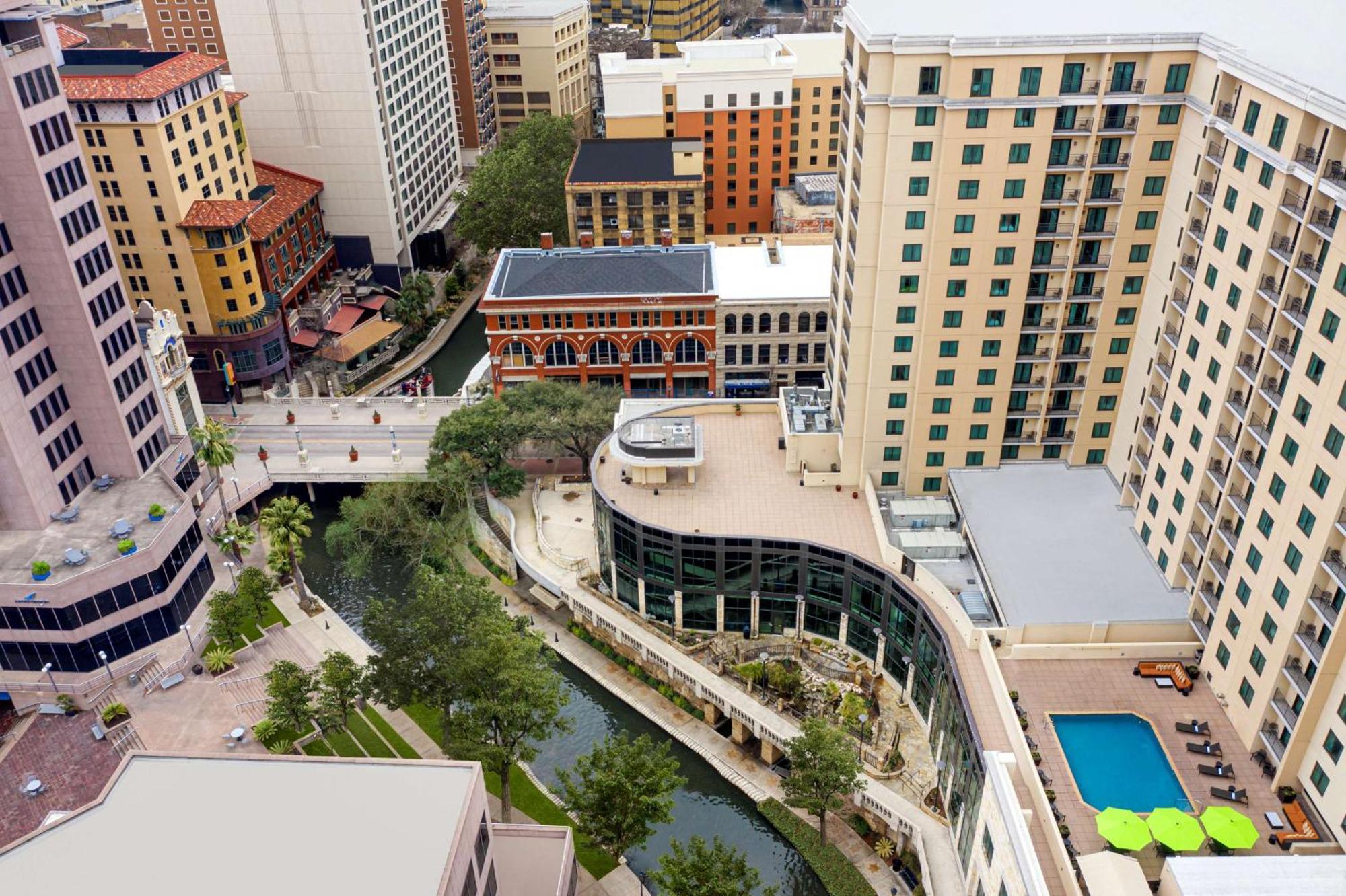 Embassy Suites San Antonio Riverwalk-Downtown Exterior photo